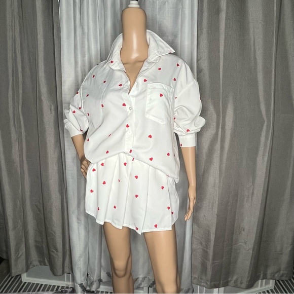 SHEIN Pants - SHEIN Heart Print Shirt and Pleated Skort Set XS